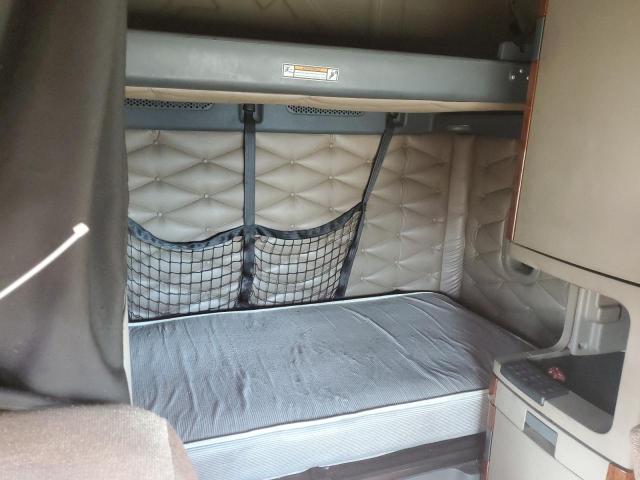 1FUJGLD69GLGW6598 - 2016 FREIGHTLINER CASCADIA 1 BLACK photo 6