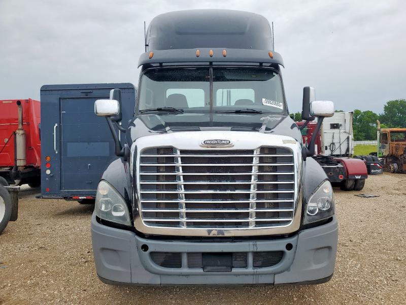 3AKJGED64GDHA6795 - 2016 FREIGHTLINER CASCADIA 1 BLACK photo 9