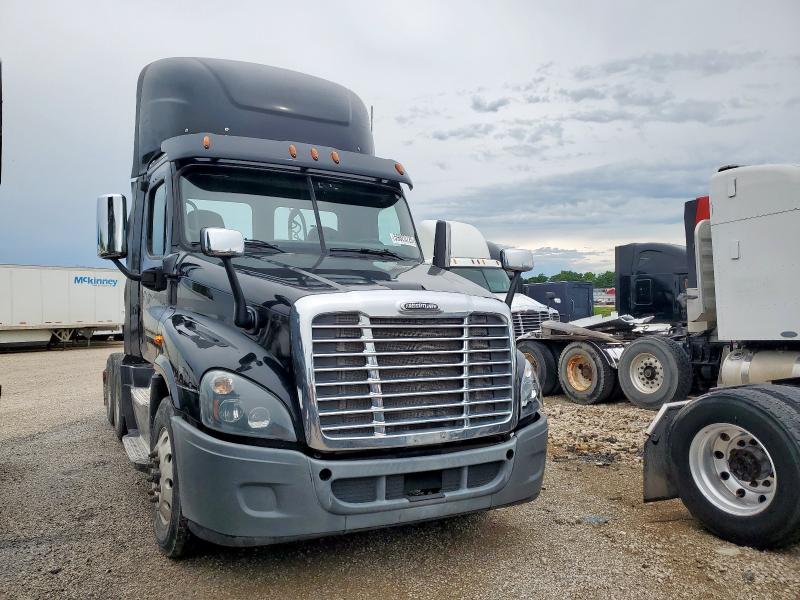 2016 FREIGHTLINER CASCADIA 1, null