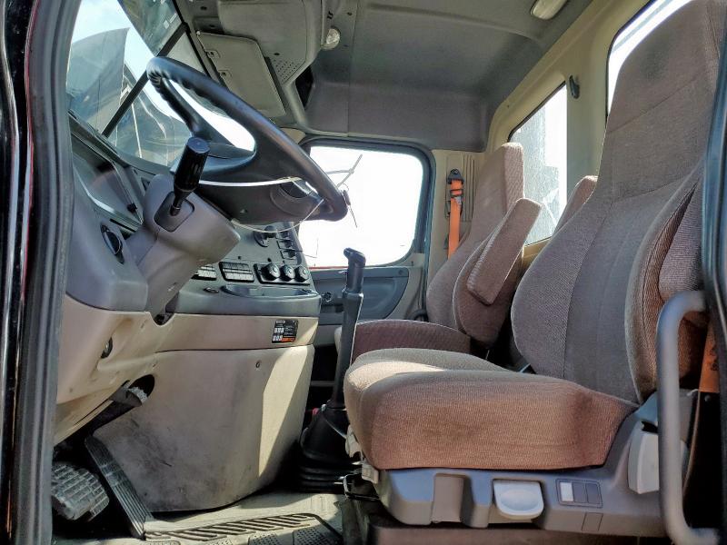 3AKJGED66GDHA6796 - 2016 FREIGHTLINER CASCADIA 1 黑色 照片 5