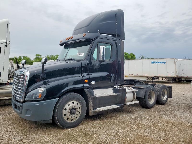 3AKJGED68GDHA6797 - 2016 FREIGHTLINER CASCADIA 1 BLACK photo 2