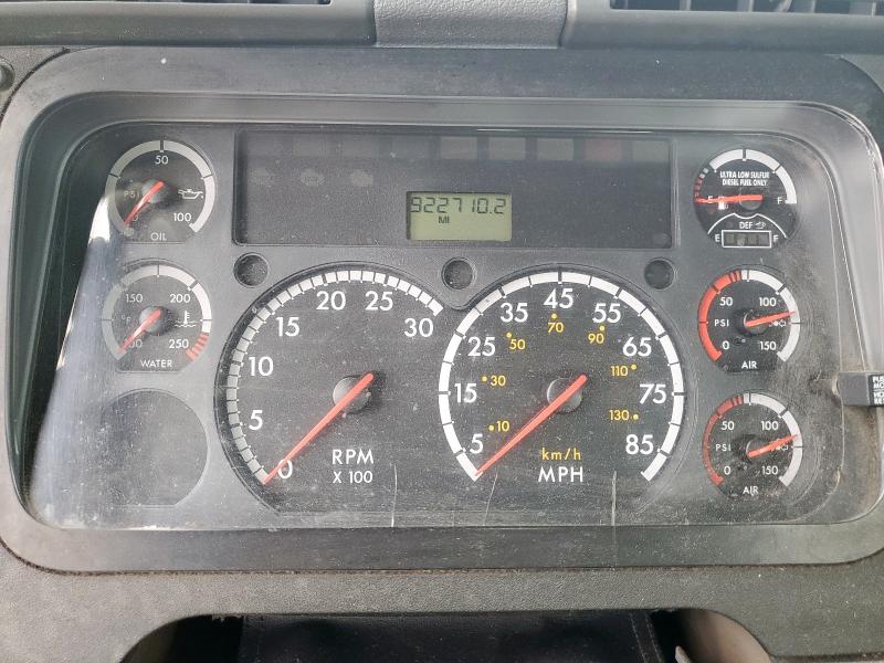 3AKJGED68GDHA6797 - 2016 FREIGHTLINER CASCADIA 1 BLACK photo 8