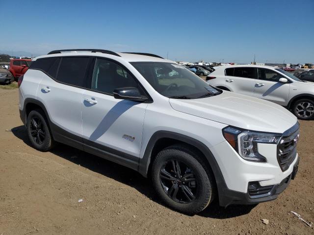 3GKALYEG9PL224174 - 2023 GMC TERRAIN AT4 WHITE photo 4