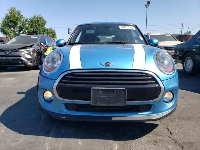 WMWXP5C30H2F61554 - 2017 MINI COOPER BLUE photo 5