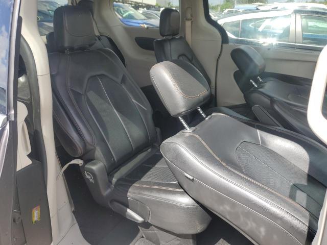 2C4RC1BG6JR317903 - 2018 CHRYSLER PACIFICA TOURING L GRAY photo 11