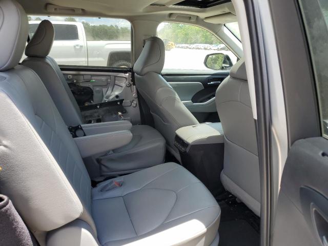 5TDGZRAH8NS549897 - 2022 TOYOTA HIGHLANDER XLE SILVER photo 11