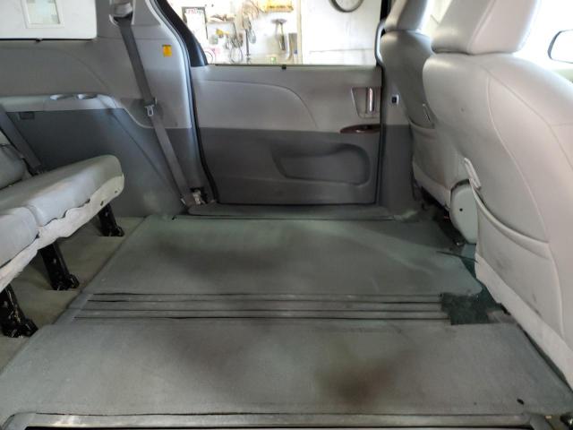 5TDYK3DC1DS349688 - 2013 TOYOTA SIENNA XLE BLACK photo 11