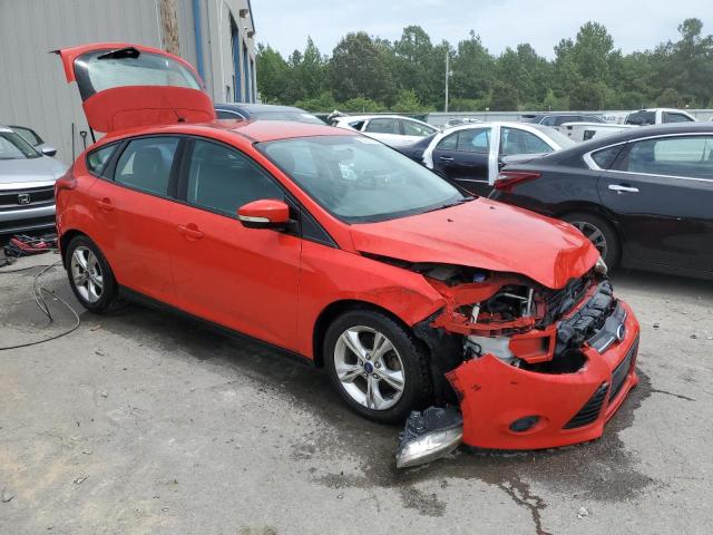 1FADP3K26DL340888 - 2013 FORD FOCUS SE RED photo 4