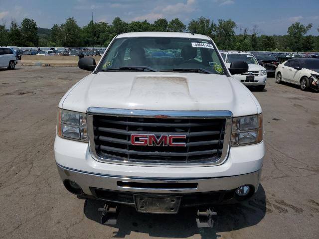 1GTHK24K57E576913 - 2007 GMC SIERRA K2500 HEAVY DUTY WHITE photo 5