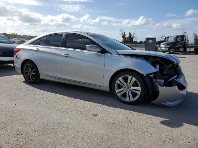 5NPEC4ACXBH281307 - 2011 HYUNDAI SONATA SE SILVER photo 4