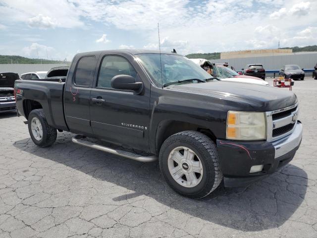 2GCEK19J371632233 - 2007 CHEVROLET SILVERADO K1500 BLACK photo 4