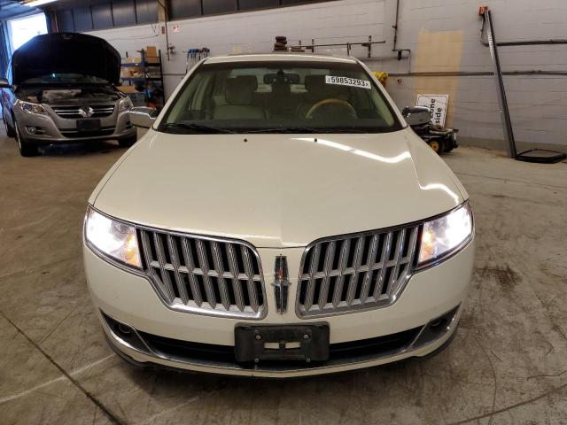 3LNHL2JC2CR818134 - 2012 LINCOLN MKZ WHITE photo 5