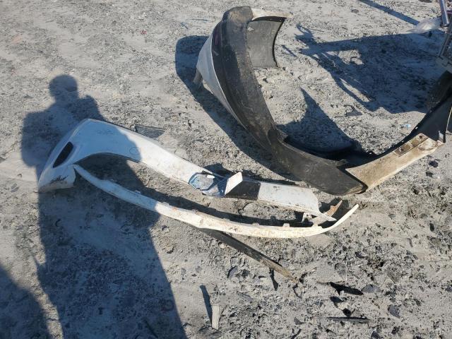 3KPFK4A75JE234344 - 2018 KIA FORTE LX WHITE photo 12