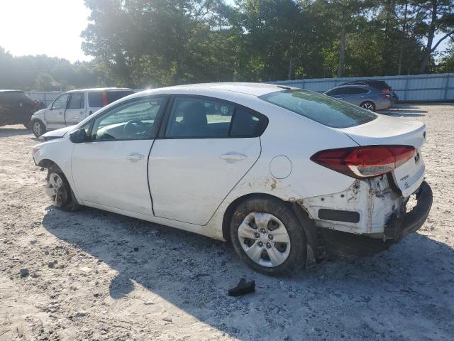 3KPFK4A75JE234344 - 2018 KIA FORTE LX WHITE photo 2