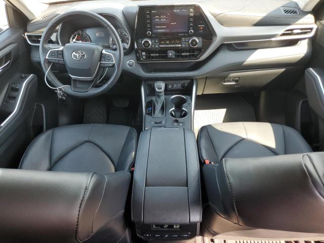 5TDGZRBH9NS191157 - 2022 TOYOTA HIGHLANDER XLE SILVER photo 8