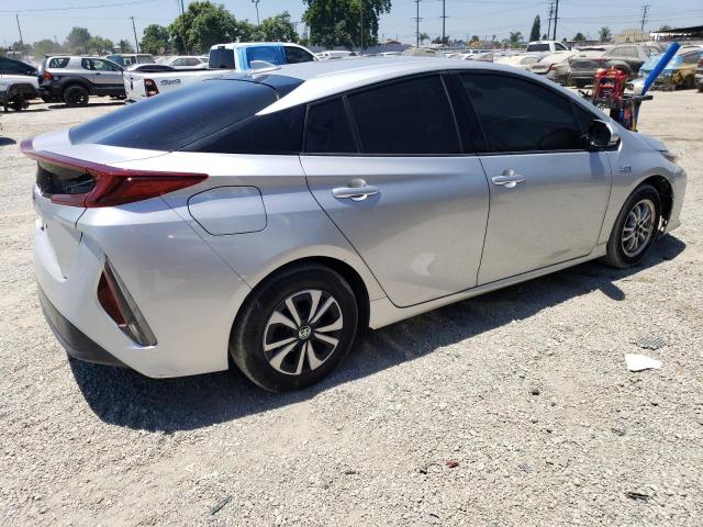 JTDKARFP7H3066456 - 2017 TOYOTA PRIUS PRIM SILVER photo 3