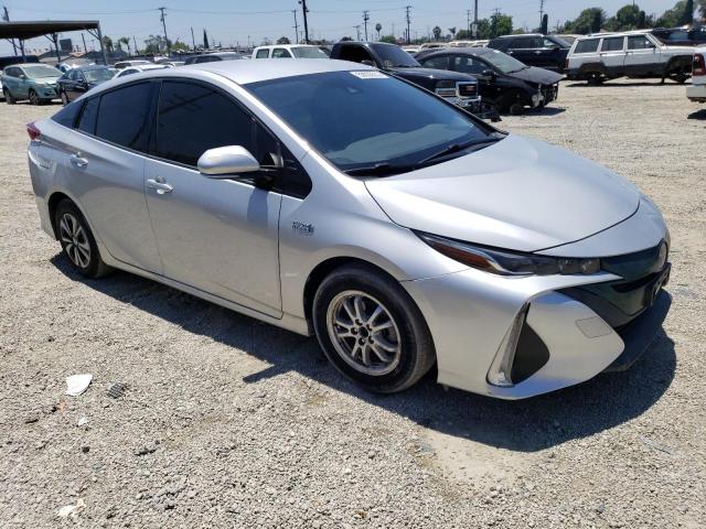 JTDKARFP7H3066456 - 2017 TOYOTA PRIUS PRIM SILVER photo 4