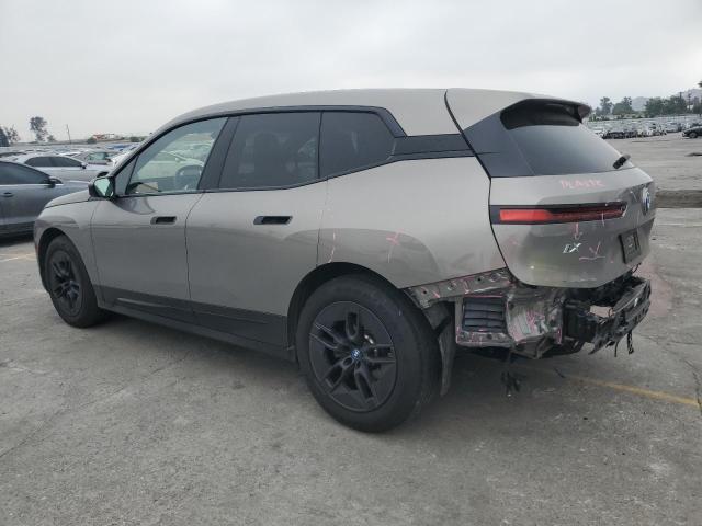 WB523CF06PCM79067 - 2023 BMW IX XDRIVE50 GRAY photo 2