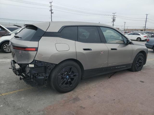 WB523CF06PCM79067 - 2023 BMW IX XDRIVE50 GRAY photo 3