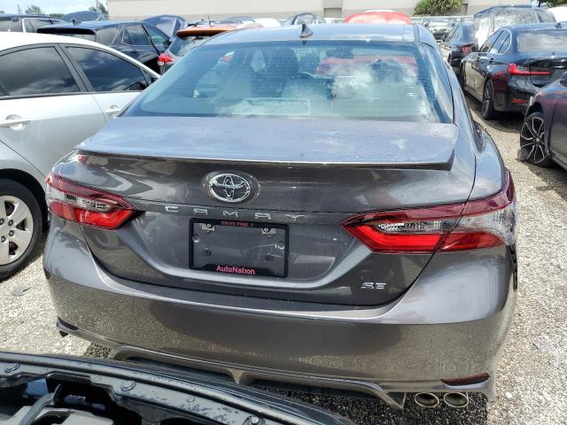 4T1G11AK0RU912565 - 2024 TOYOTA CAMRY SE NIGHT SHADE GRAY photo 6