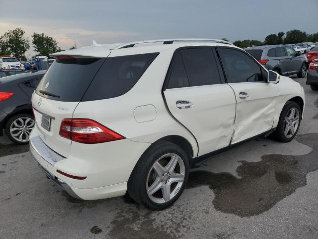 4JGDA7DB7DA122580 - 2013 MERCEDES-BENZ ML 550 4MATIC WHITE photo 3