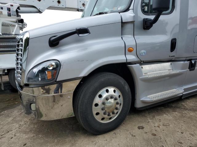 3AKJGLD52ESFY3815 - 2014 FREIGHTLINER CASCADIA GRAY photo 9