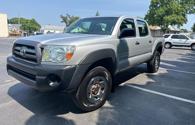 5TELU4EN5AZ681058 - 2010 TOYOTA TACOMA DOUBLE CAB SILVER photo 2