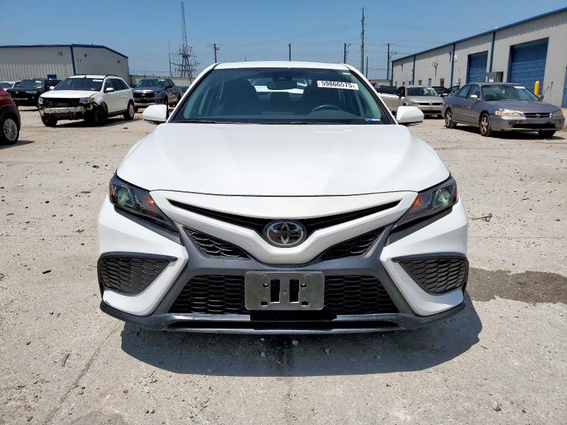 4T1G11AK9PU743837 - 2023 TOYOTA CAMRY SE NIGHT SHADE WHITE photo 5