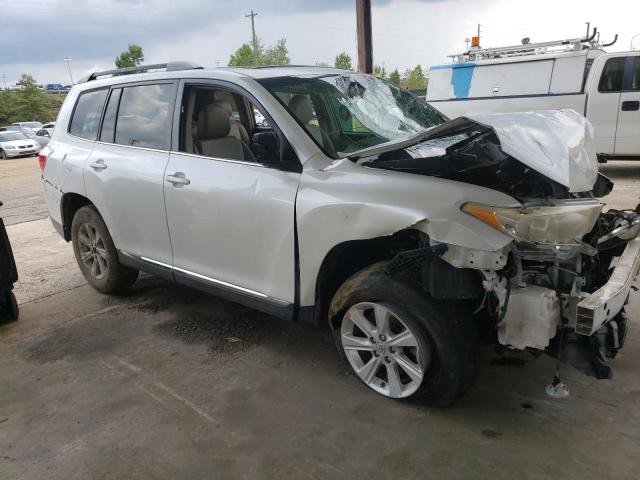 5TDZA3EH9BS015990 - 2011 TOYOTA HIGHLANDER BASE WHITE photo 4