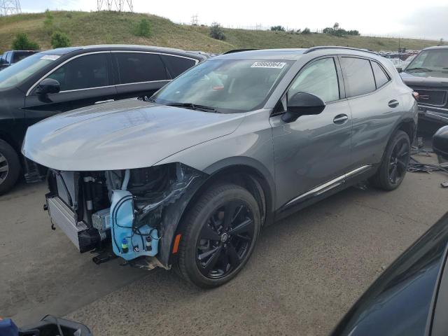 LRBFZPR42PD163491 - 2023 BUICK ENVISION ESSENCE Gümüş foto 1