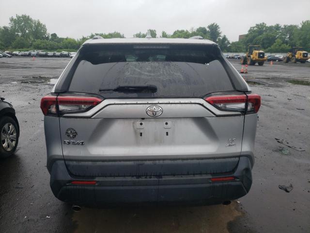 2T3F1RFV2KW061699 - 2019 TOYOTA RAV4 LE ვერცხლისფერი ფოტო 6