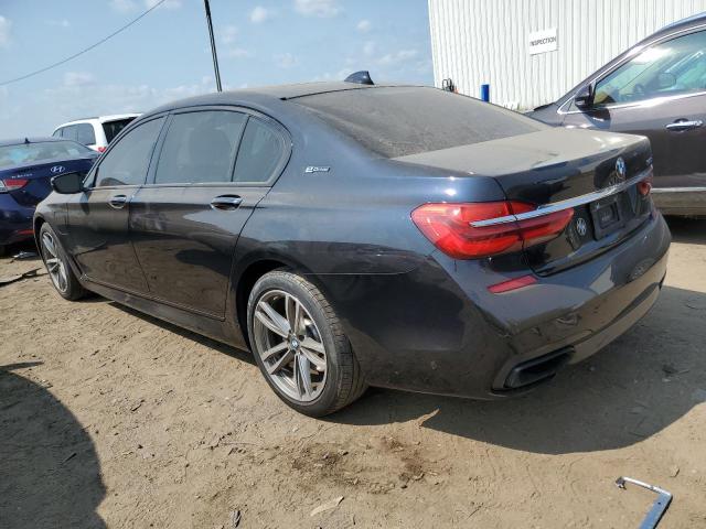 WBA7J2C5XJG938091 - 2018 BMW 740 XE CHARCOAL photo 2