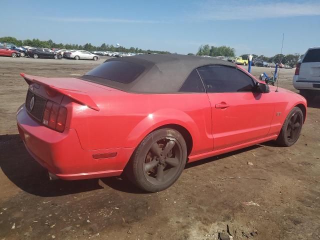 1ZVFT85HX65223976 - 2006 FORD MUSTANG GT RED photo 3