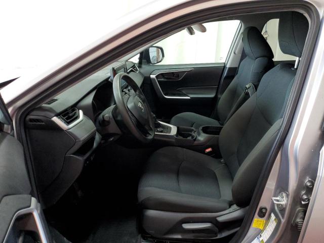 4T3MWRFV0MU028082 - 2021 TOYOTA RAV4 LE 银色 照片 7