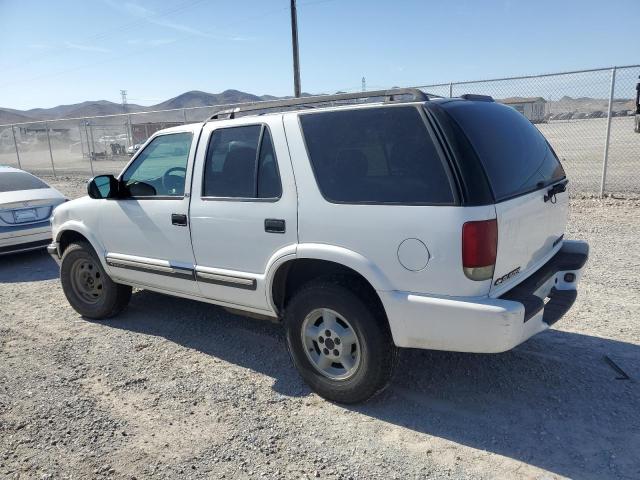 1GNDT13W1YK139253 - 2000 CHEVROLET BLAZER WHITE photo 2