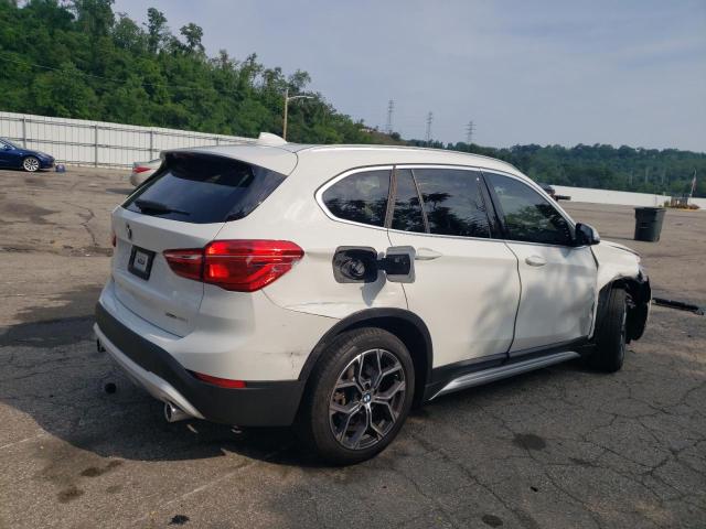 WBXJG9C0XN5U95983 - 2022 BMW X1 XDRIVE28I WHITE photo 3