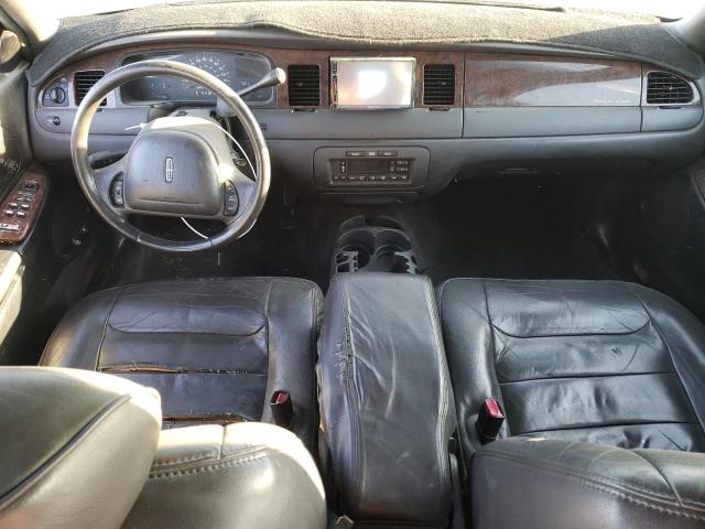 1LNHM81WXXY670218 - 1999 LINCOLN TOWN CAR EXECUTIVE SILVER photo 8