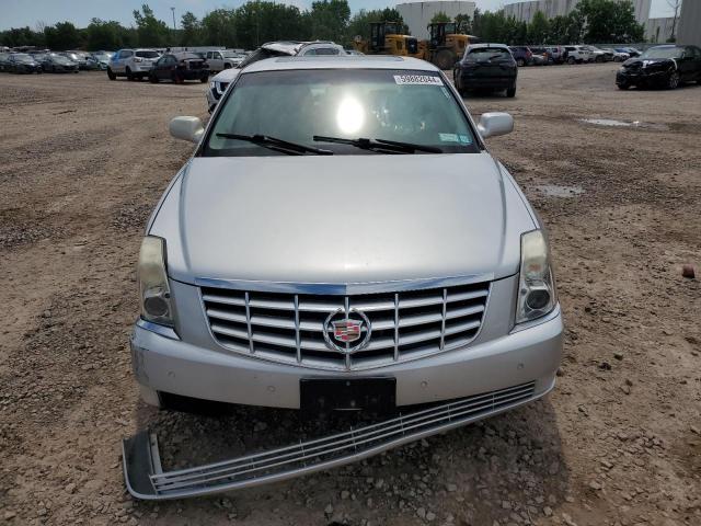 1G6KD5E68BU129447 - 2011 CADILLAC DTS LUXURY COLLECTION SILVER photo 5