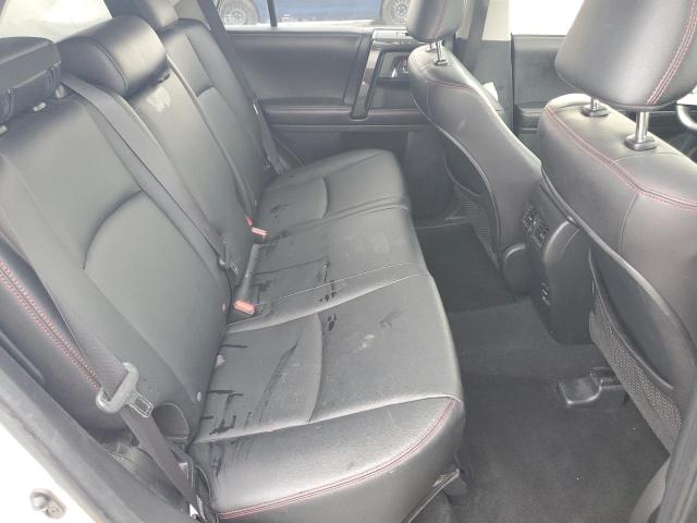 JTEBU5JR2G5307895 - 2016 TOYOTA 4RUNNER SR5/SR5 PREMIUM WHITE photo 11