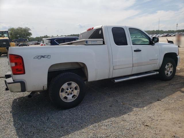 1GCSKREA2AZ187893 - 2010 CHEVROLET SILVERADO K1500 LS WHITE photo 3