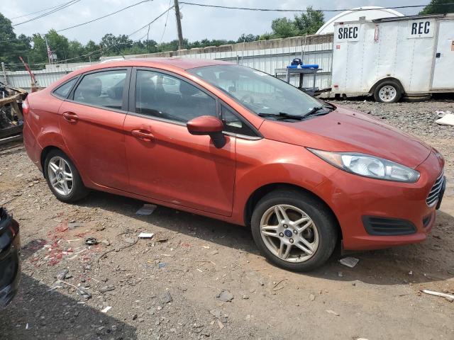 3FADP4BJ5JM113215 - 2018 FORD FIESTA SE RED photo 4