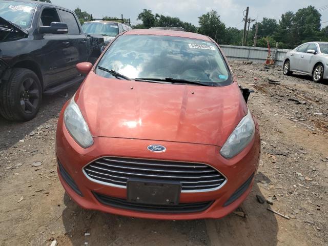 3FADP4BJ5JM113215 - 2018 FORD FIESTA SE RED photo 5