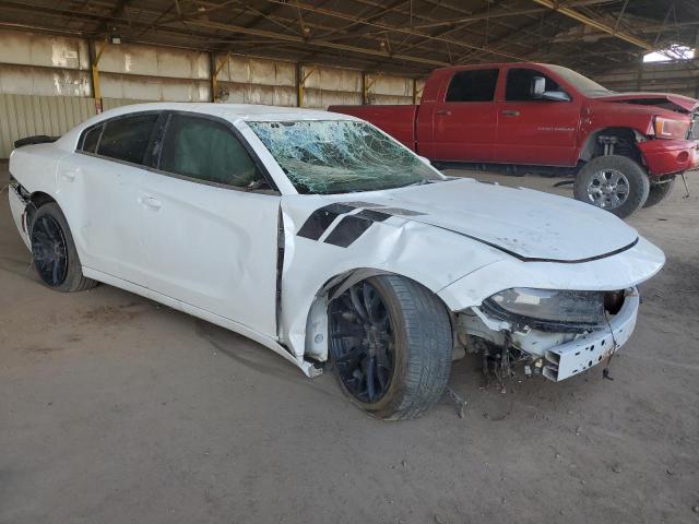 2C3CDXBG7HH656955 - 2017 DODGE CHARGER SE WHITE photo 4