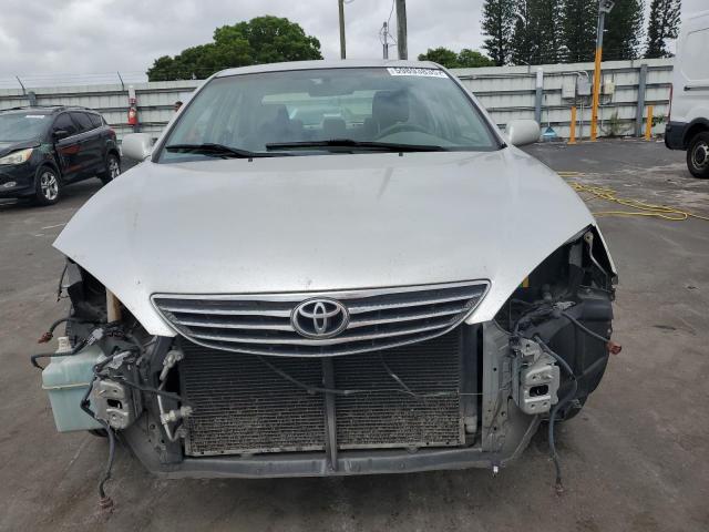 4T1BE32K45U569326 - 2005 TOYOTA CAMRY LE 银色 照片 5