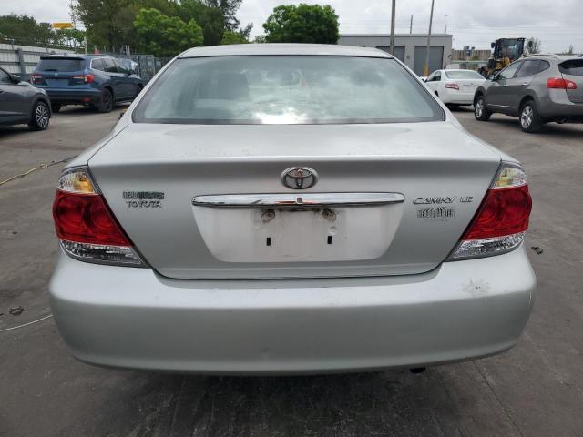 4T1BE32K45U569326 - 2005 TOYOTA CAMRY LE 银色 照片 6