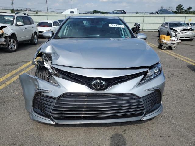 4T1C11AK3PU807739 - 2023 TOYOTA CAMRY LE SILVER photo 5