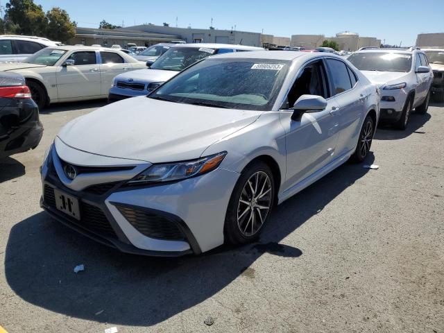 4T1G11AK4PU130718 - 2023 TOYOTA CAMRY SE NIGHT SHADE WHITE photo 1