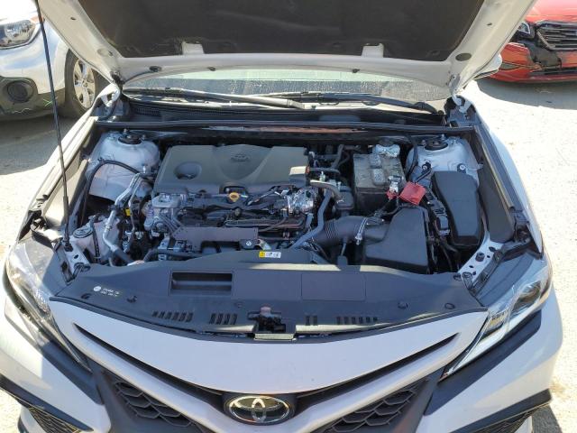 4T1G11AK4PU130718 - 2023 TOYOTA CAMRY SE NIGHT SHADE WHITE photo 11