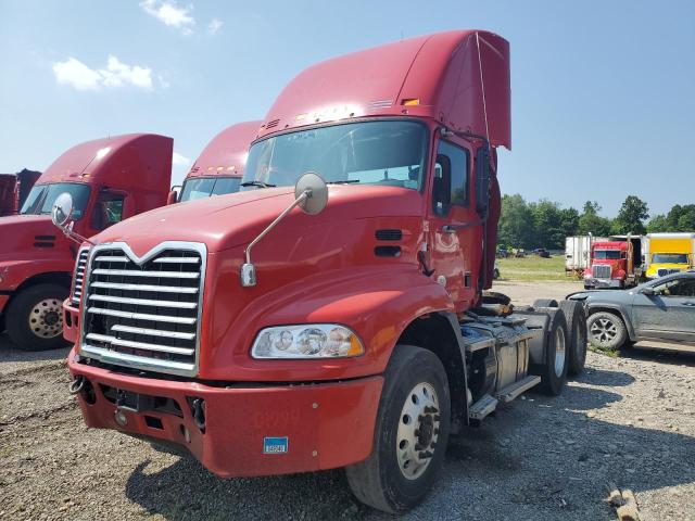 1M1AW02Y0HM080667 - 2017 MACK 600 CXU600 RED photo 2