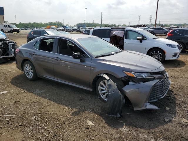 4T1B11HK2JU554986 - 2018 TOYOTA CAMRY L 灰色 照片 4